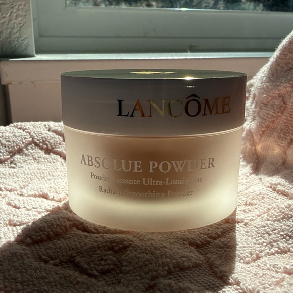 Lancôme Absolue Radiant Smoothing Powder - Ecru Light - Picture 5 of 6